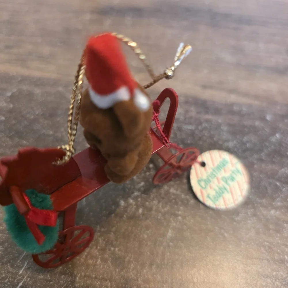 Russ Christmas Ornament Red Metal‎ Car With Flocked Teddy Bear & Wreath 2.75